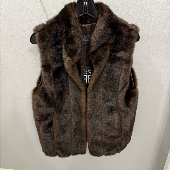 Faux Fur Vest - Picture 1 of 2